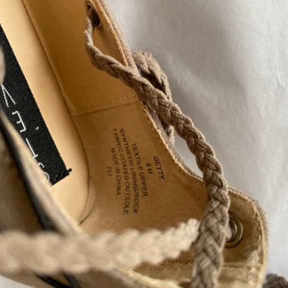 Ballet Flat Shoes by Steve Madden, Pointed-toe ankle lace tie, Tan color, Size 6 - Picture 7 of 8